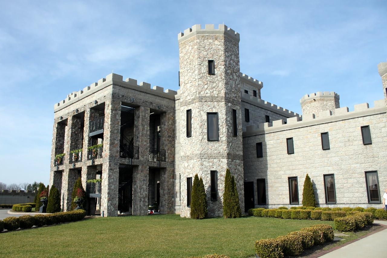 Kentucky Castle Hotel Versailles Exterior foto