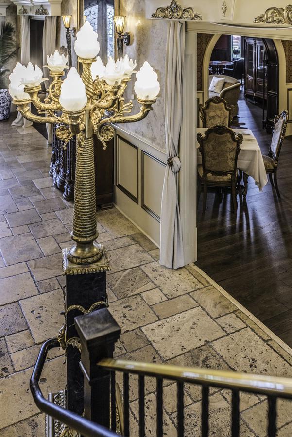 Kentucky Castle Hotel Versailles Exterior foto