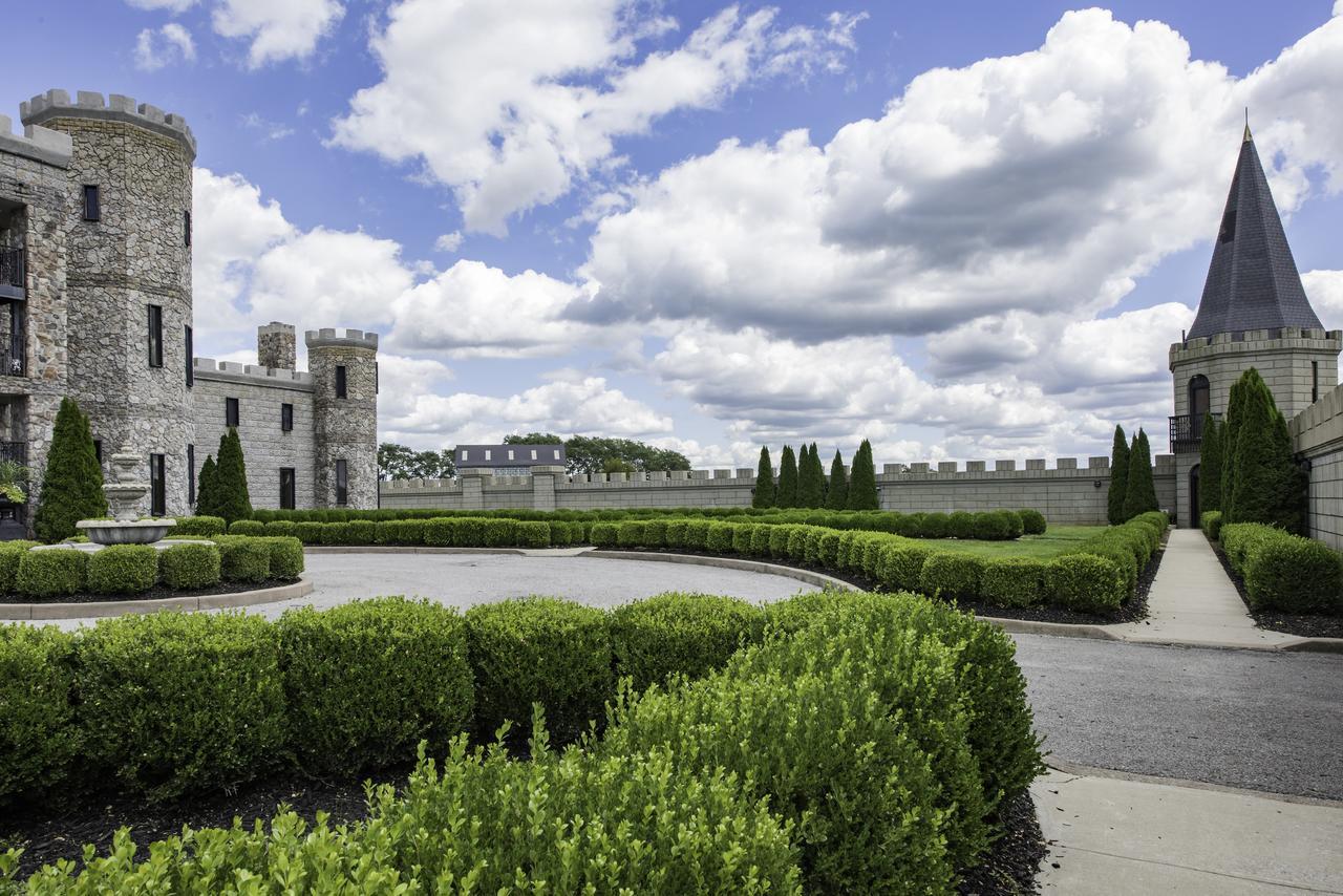 Kentucky Castle Hotel Versailles Exterior foto