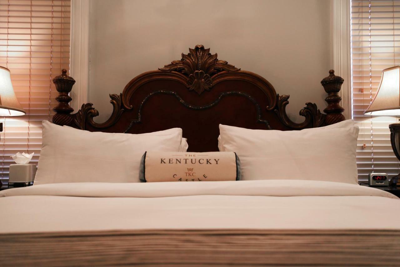 Kentucky Castle Hotel Versailles Exterior foto
